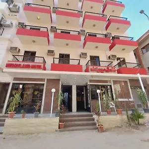 Hotel Merry Land & Roof Nile Restaurant, Luxor